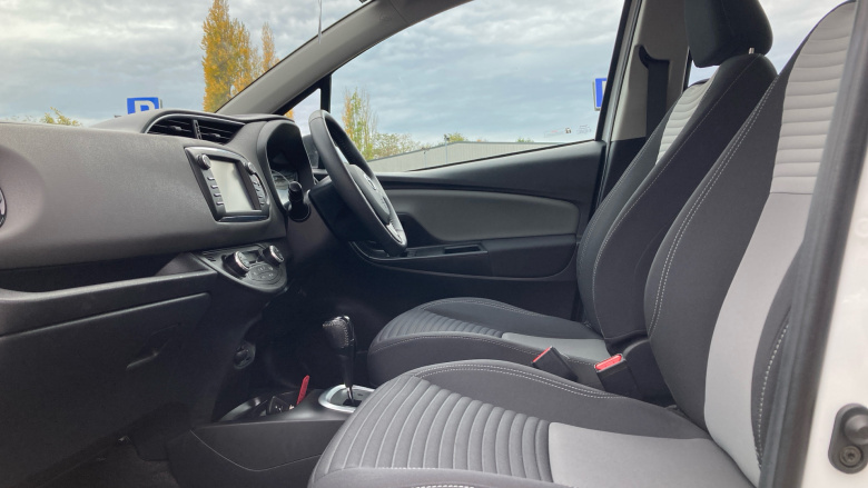 Toyota Yaris 1.5 Hybrid Icon Tech 5dr CVT Hybrid Hatchback